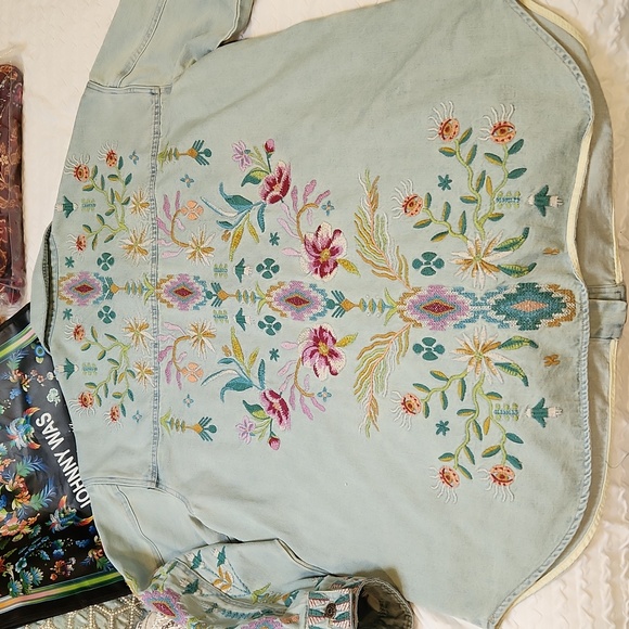 Johnny Was Denim Jean Jacket Oversized Shirt Embroidered Button Front XL Vintage - Picture 9 of 11
